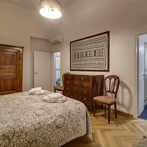 https://piazza-mentana-elegant.it-tuscanyhotel.com